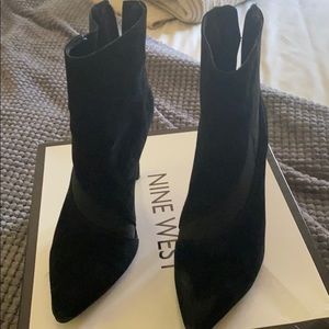 Nine west booties size 5